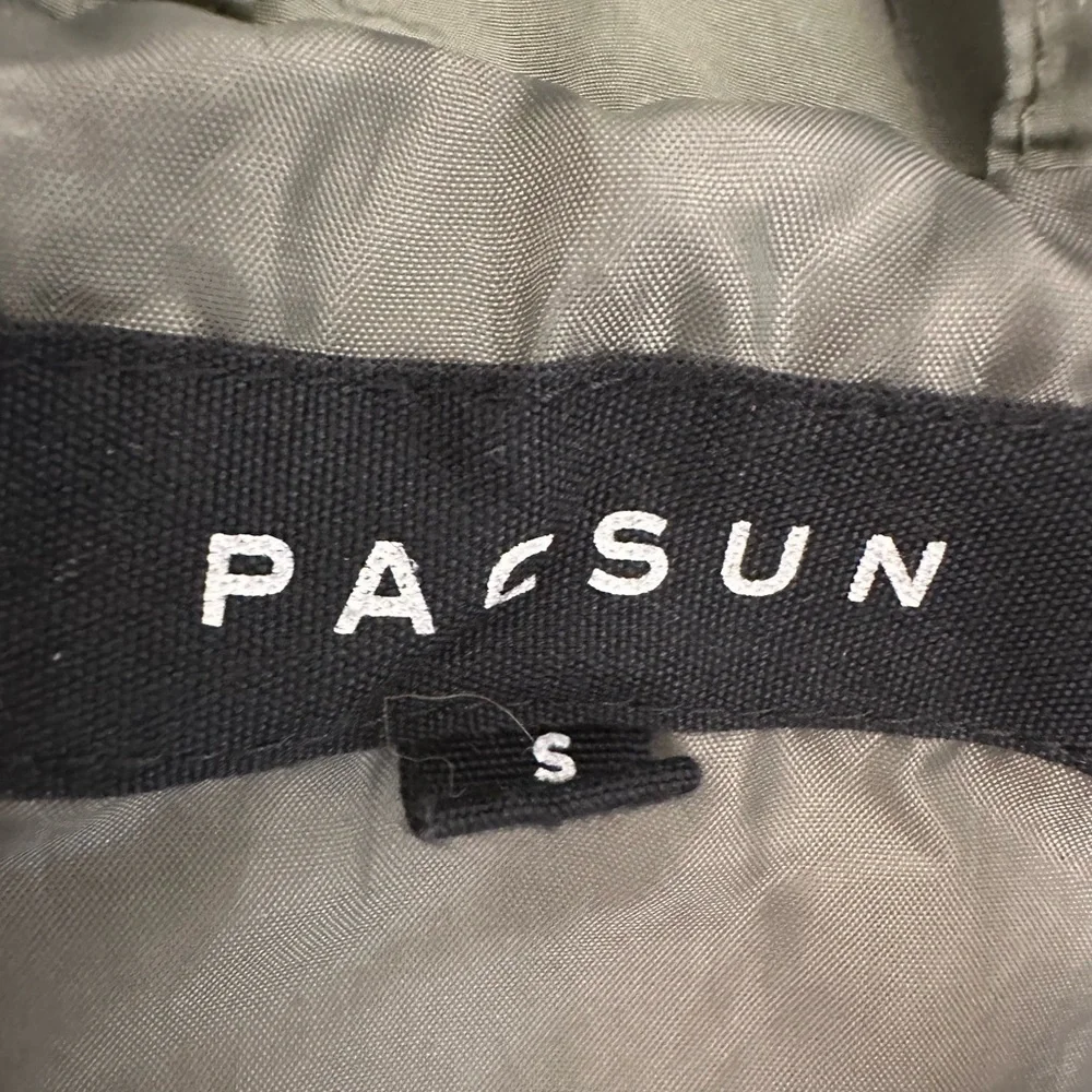 PacSun Olive Green Puffer Jacket Size Small Lightweight Quilted Zip Front Coat - Picture 2 of 9